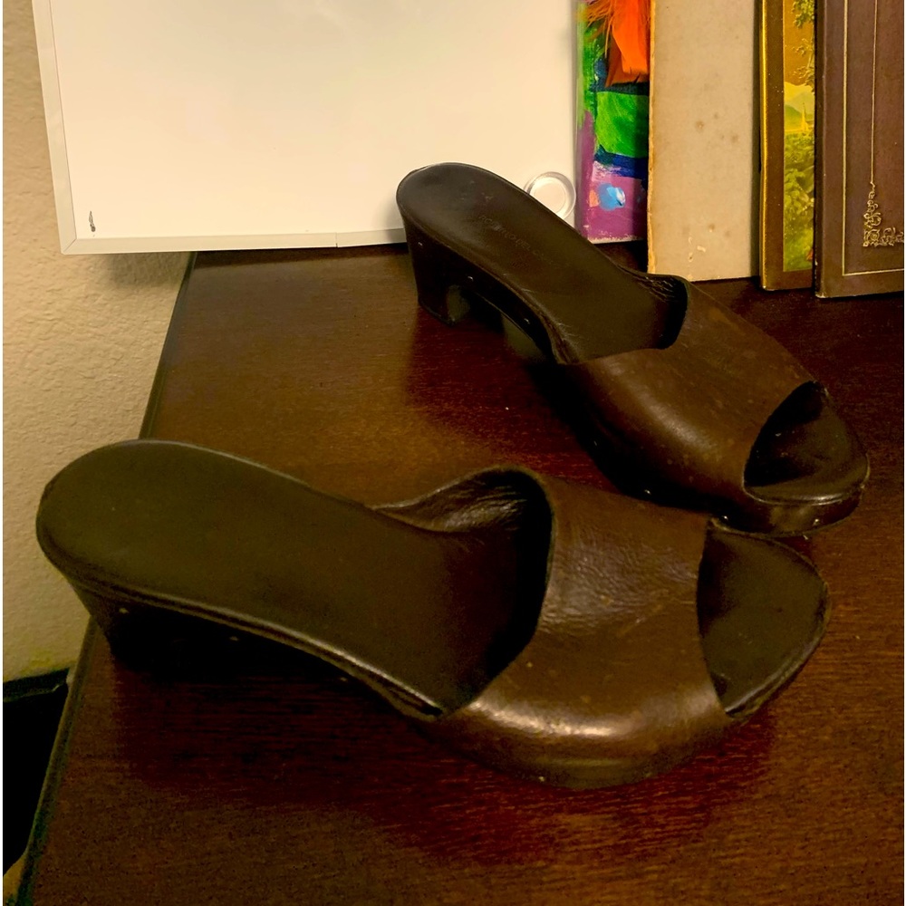 Brown leather Roberto del Carlo mules sz 7